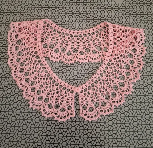Lace collar made of mercerized cotton