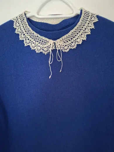 The collar is very thin